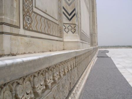 Basamento di marmo intarsiato - Taj mahal